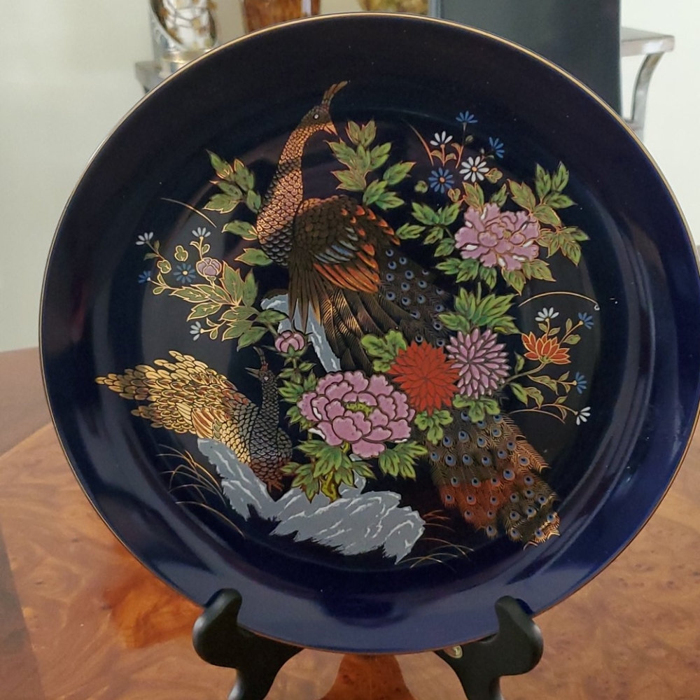 Blue decorative plate